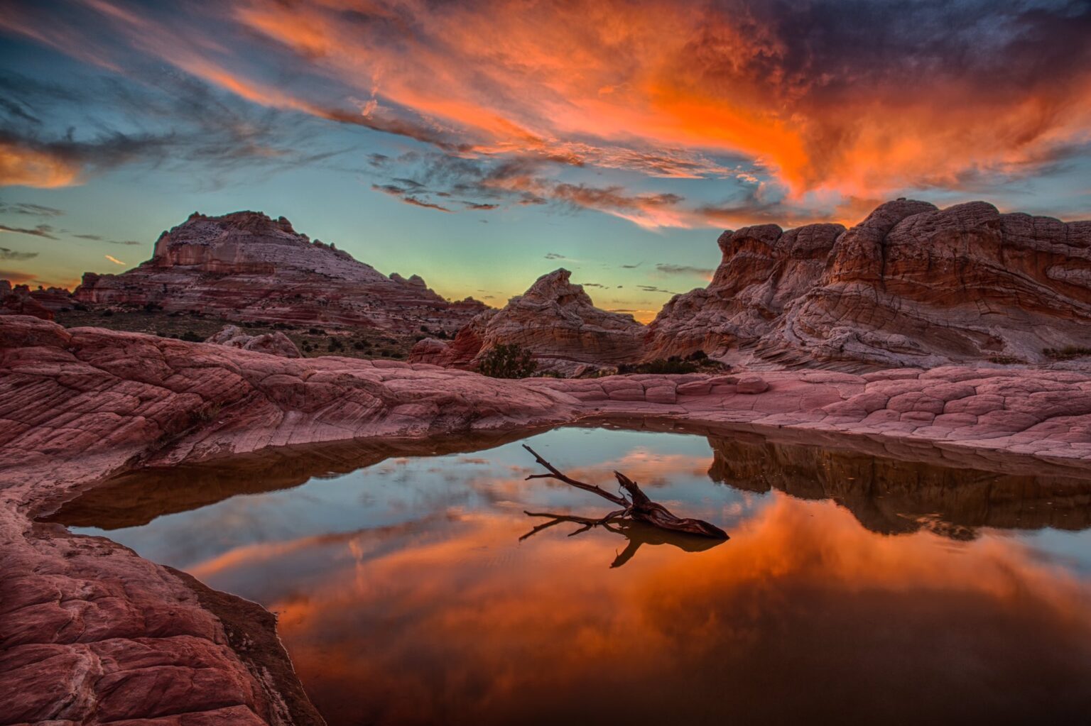 Vermilion Cliffs Bangun Indonesia