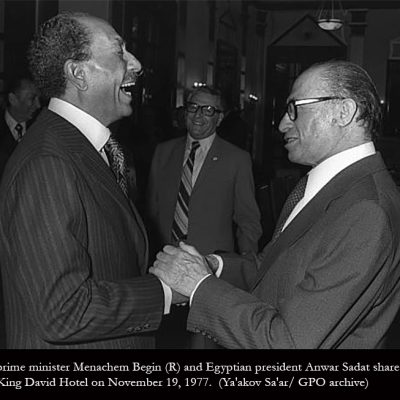 Syair Bumi Ambivalen